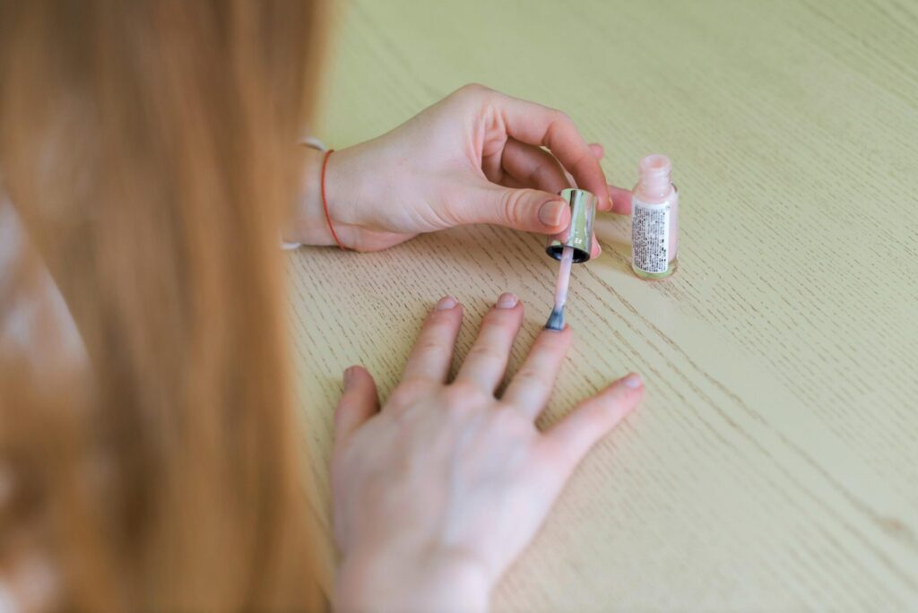 apply gel polish on nails